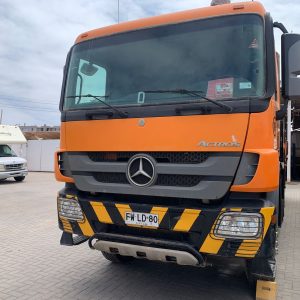 CAMION PLUMA PK 41002EH 8X4	MERCEDES BENZ ACTROS 4144K 8X4 AÑO 2013 VR69
